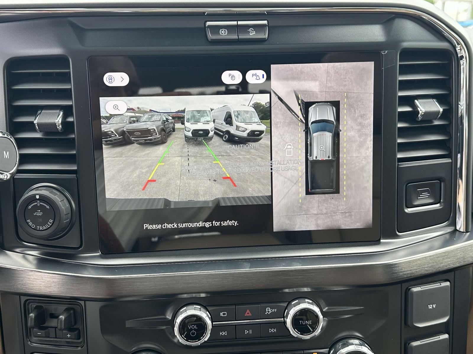 2025 Ford Super Duty F-250 SRW LARIAT 4WD CREW CAB 6.75'