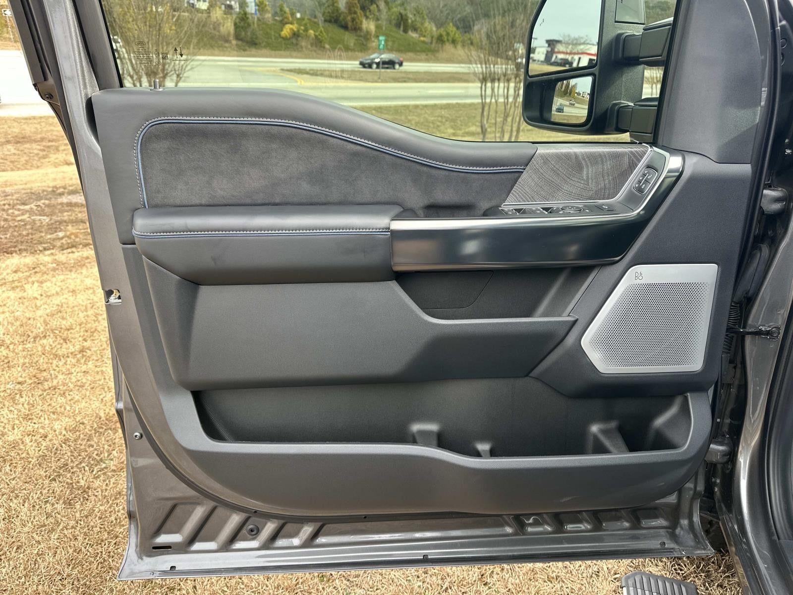 2025 Ford Super Duty F-350 SRW PLATINUM 4WD CREW CAB