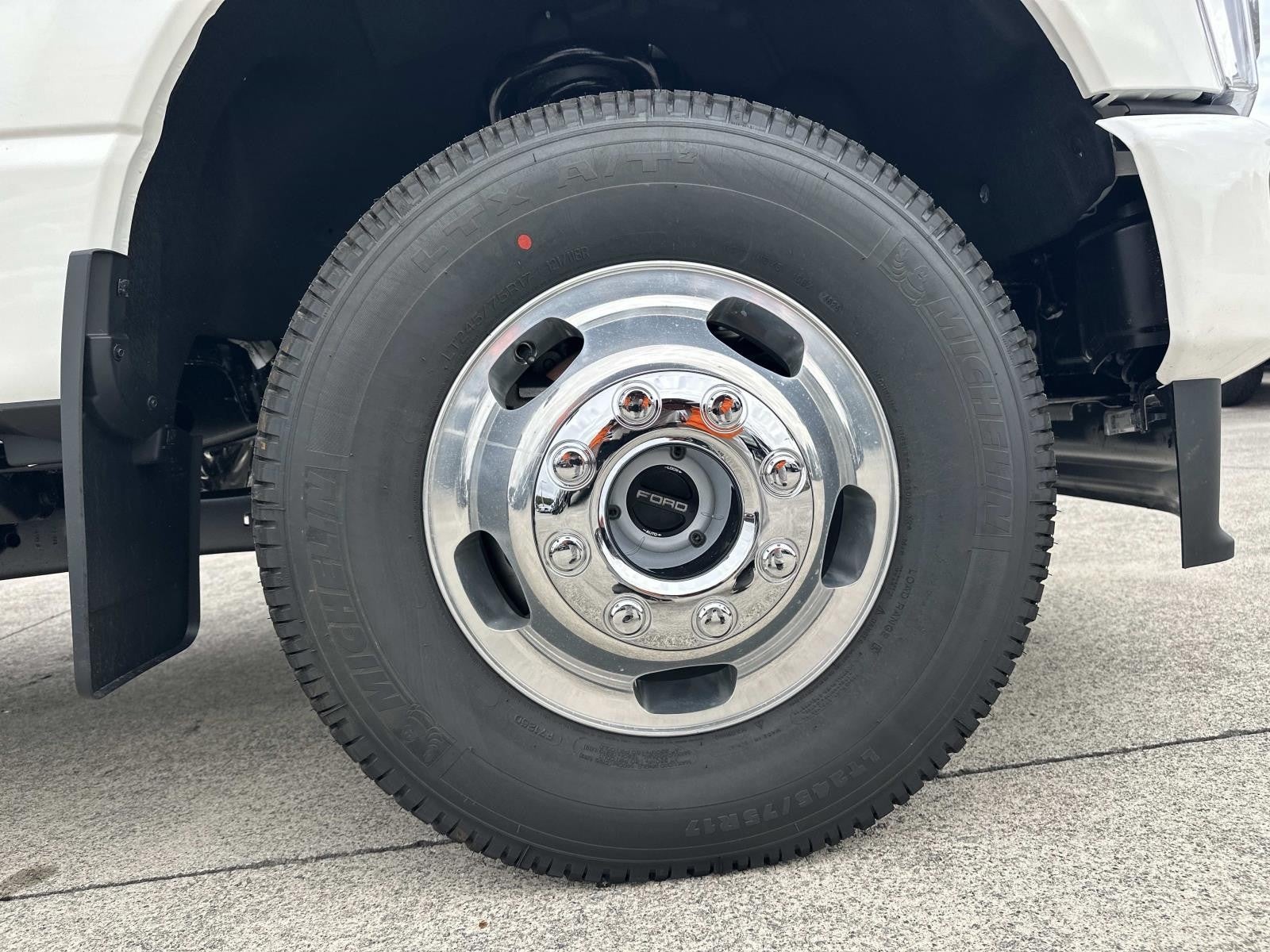 2026 Ford Super Duty F-350 DRW PLATINUM 4WD CREW CAB 8'