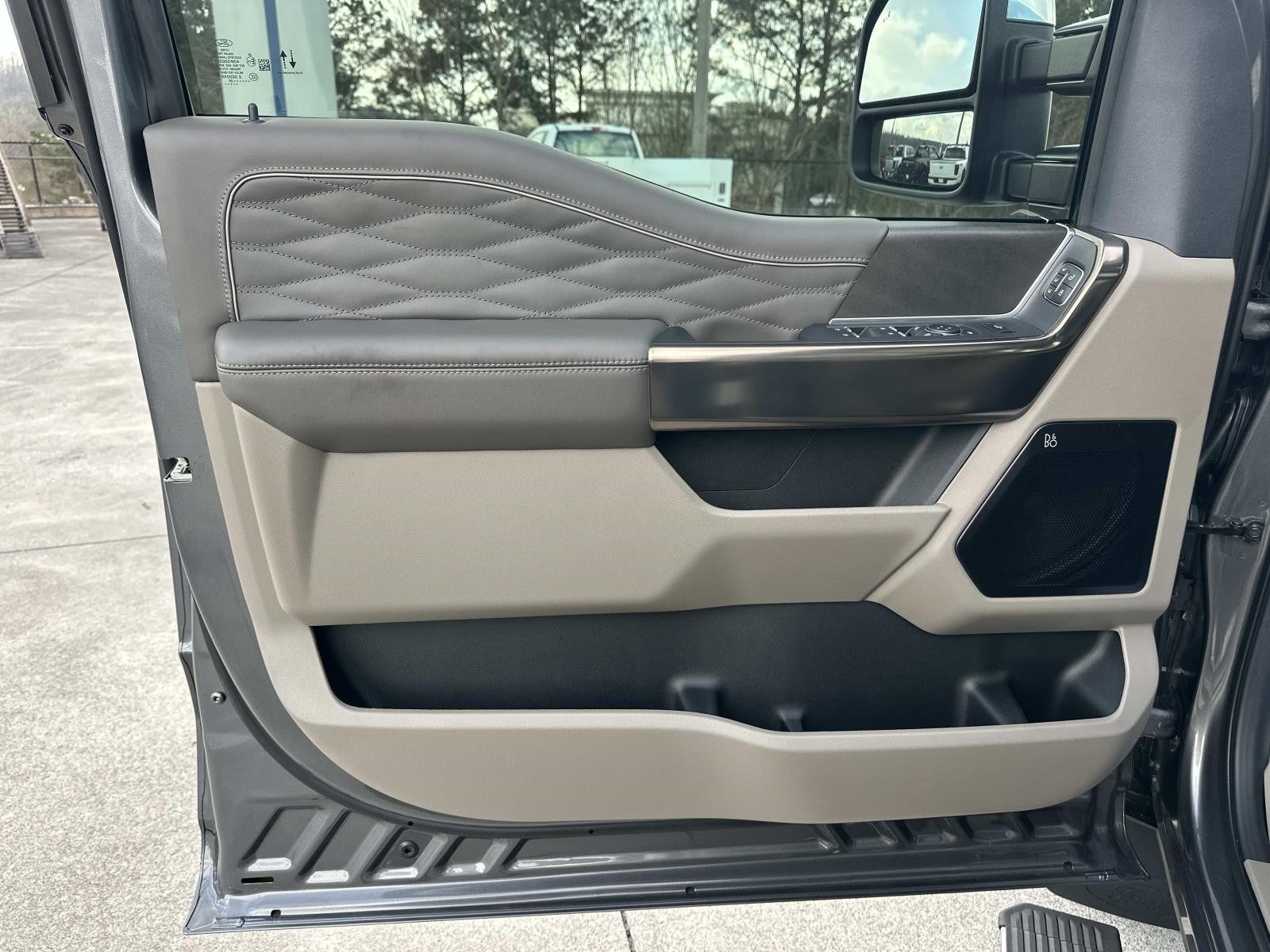 2026 Ford Super Duty F-350 DRW PLATINUM 4WD CREW CAB 8'