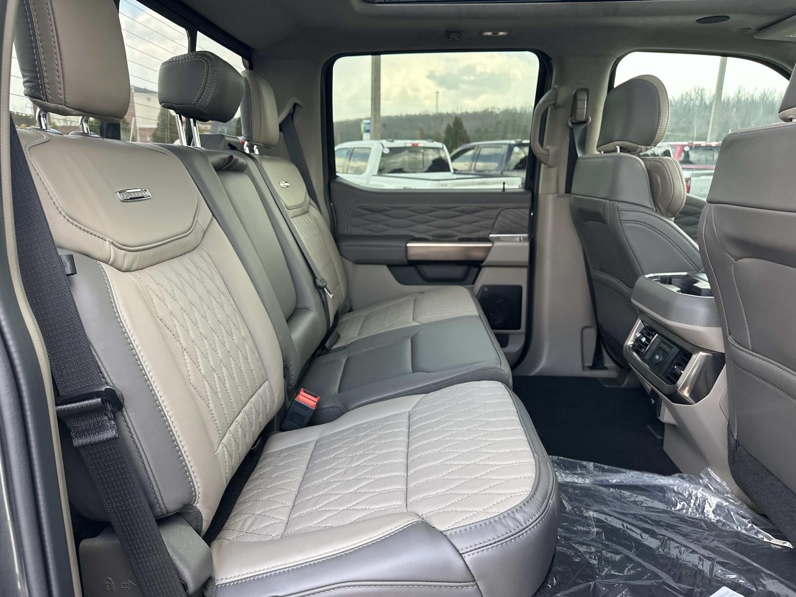 2026 Ford Super Duty F-350 DRW PLATINUM 4WD CREW CAB 8'