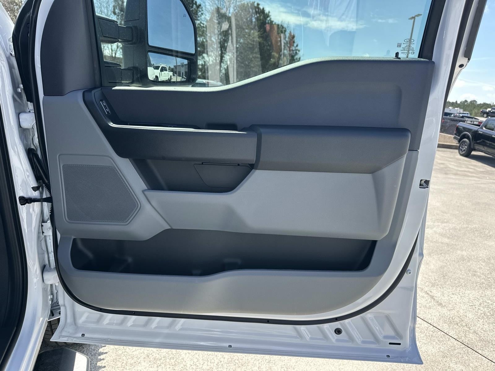 2026 Ford Super Duty F-350 DRW XL 4WD CREW CAB 8' BOX