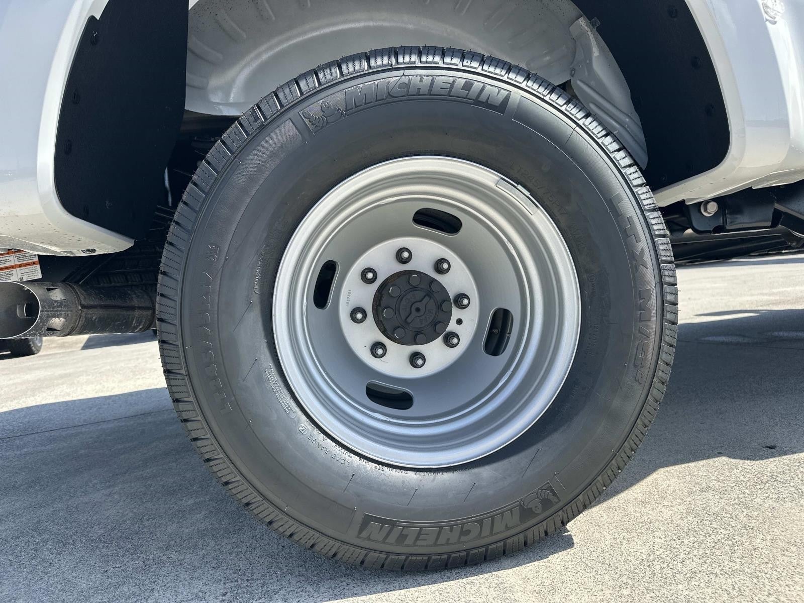 2026 Ford Super Duty F-350 DRW XL 4WD CREW CAB 8' BOX