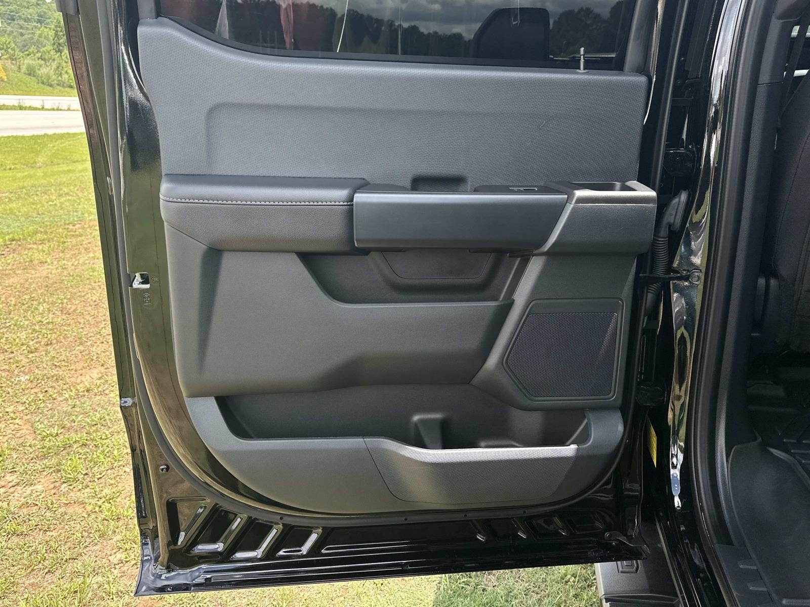 2023 Ford F-150 COYOTE 5.0 XL 4WD SUPERCREW 5.5' BOX