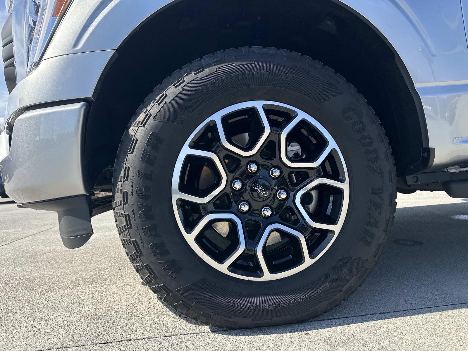 2023 Ford F-150 XLT 4WD SUPERCREW 5.5' BO