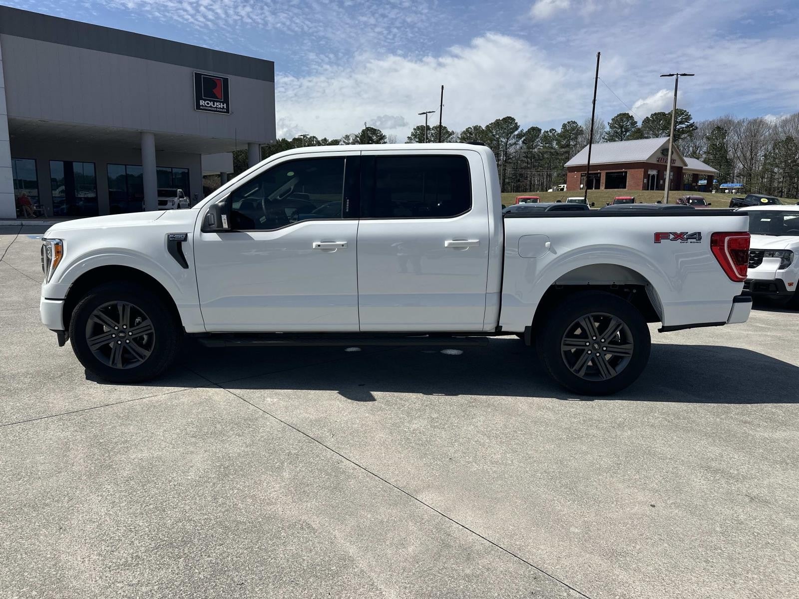 2023 Ford F-150 4WD CREW XLT