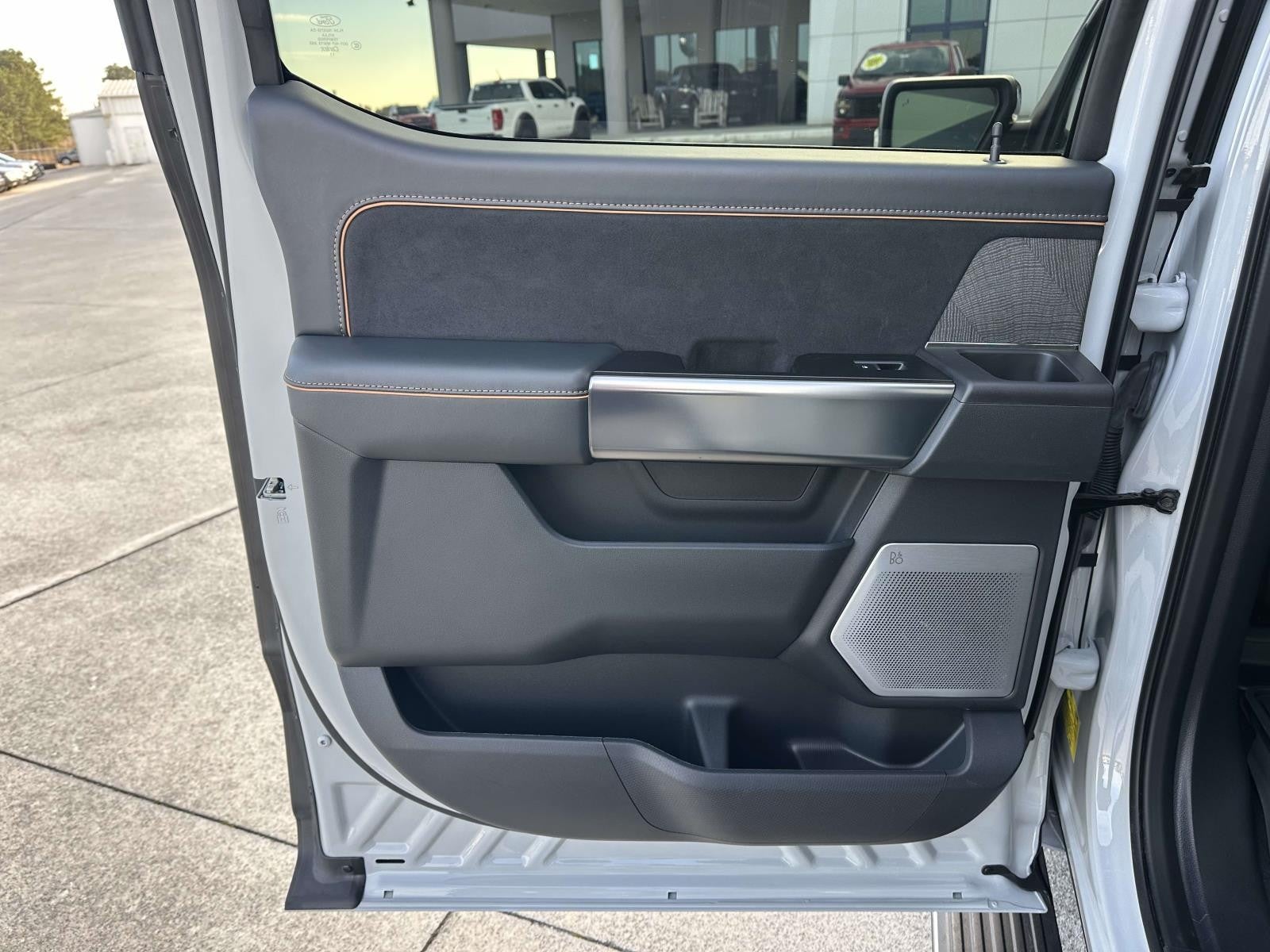 2023 Ford F-150 PLATINUM 4WD SUPERCREW 5.