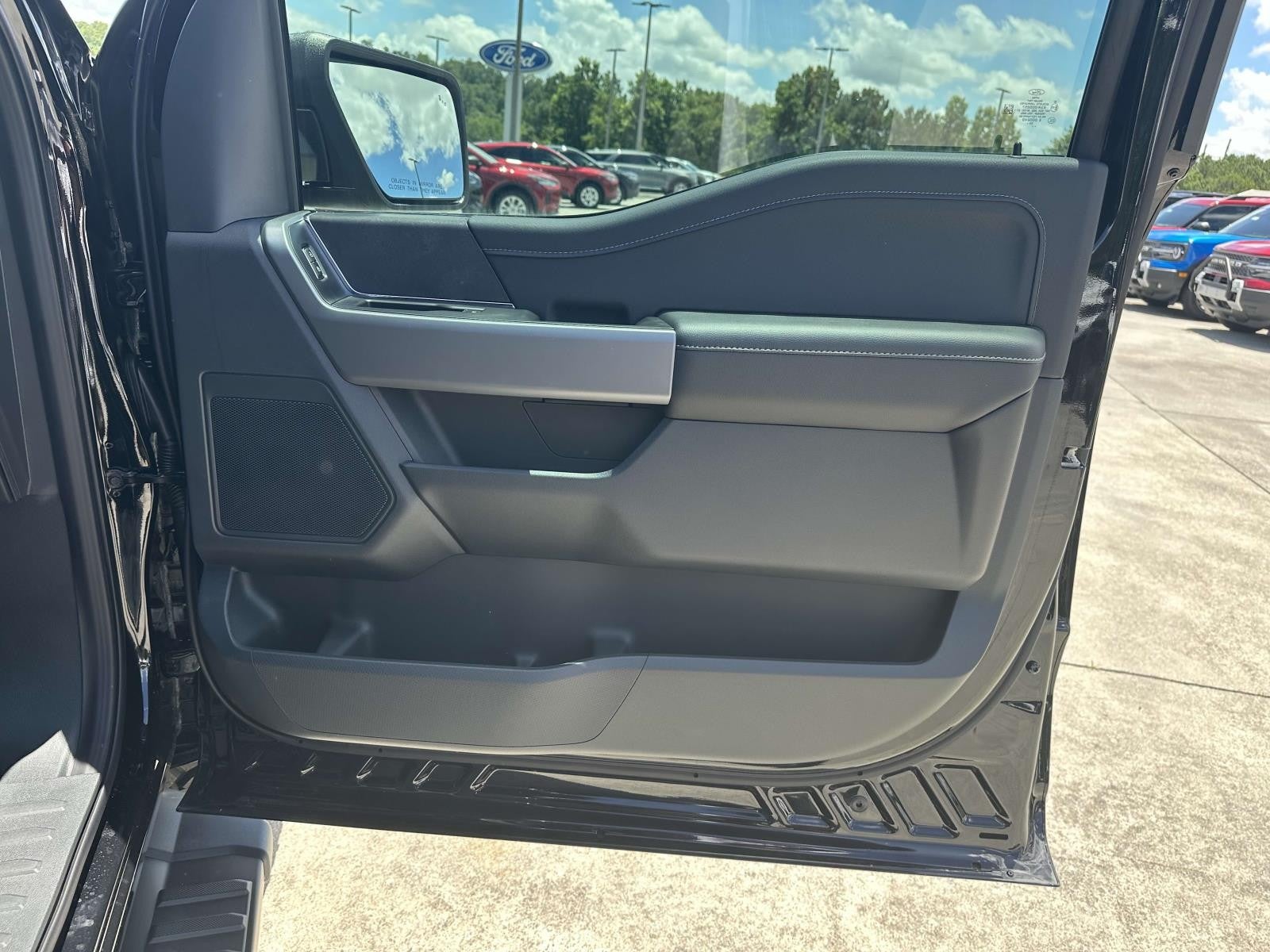 2025 Ford F-150 XLT 4WD SUPERCREW 5.5' PUG PACKAGE