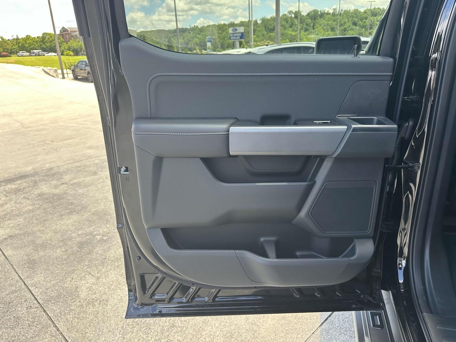 2025 Ford F-150 XLT 4WD SUPERCREW 5.5' PUG PACKAGE