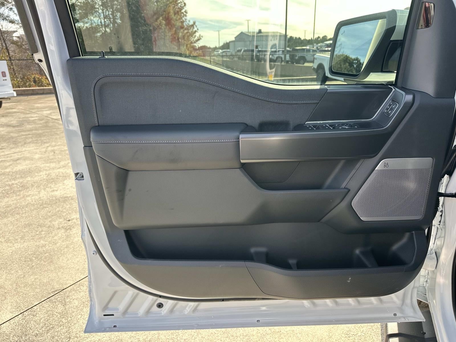 2025 Ford F-150 LARIAT 4WD SUPERCREW 5.5' PUG PACKAGE