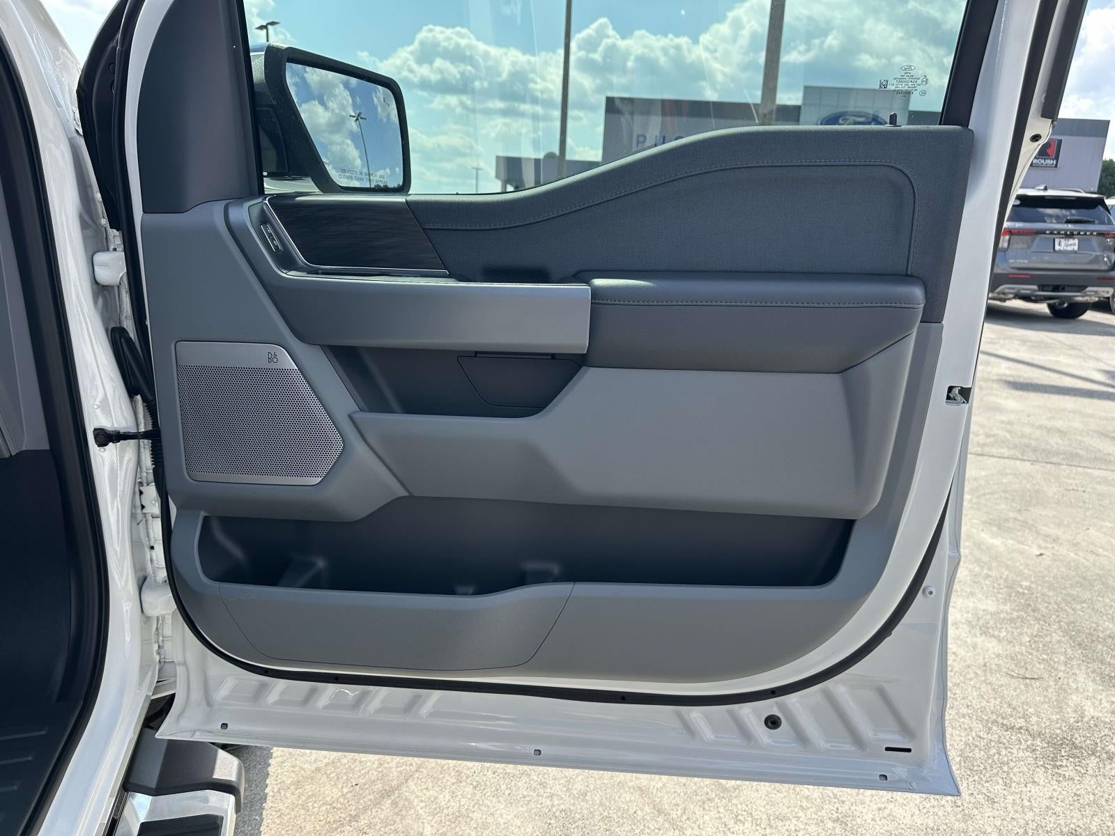 2025 Ford F-150 LARIAT 4WD SUPERCREW 5.5' PUG PACKAGE