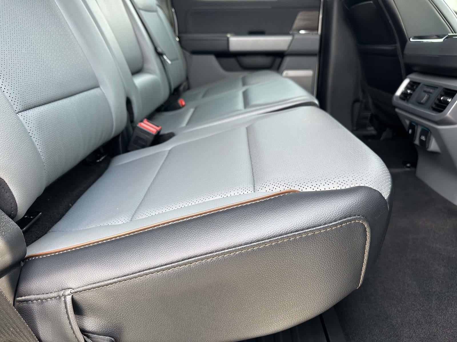 2025 Ford F-150 LARIAT 4WD SUPERCREW 5.5' PUG PACKAGE