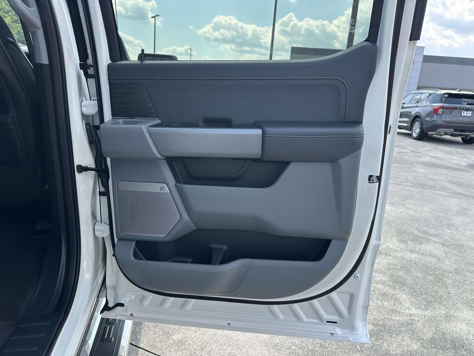 2025 Ford F-150 LARIAT 4WD SUPERCREW 5.5' PUG PACKAGE