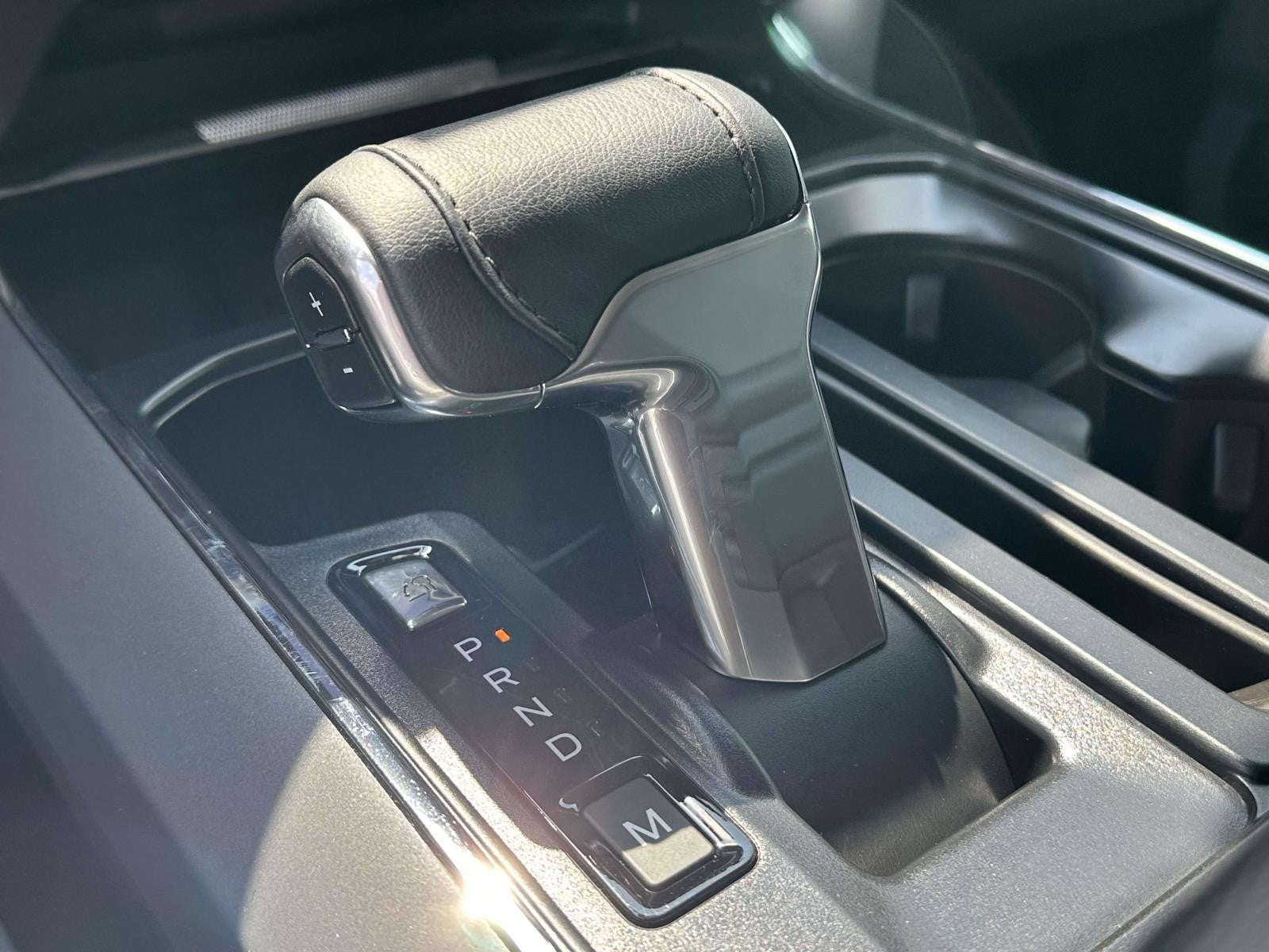 2025 Ford F-150 LARIAT 4WD SUPERCREW 5.5' PUG PACKAGE