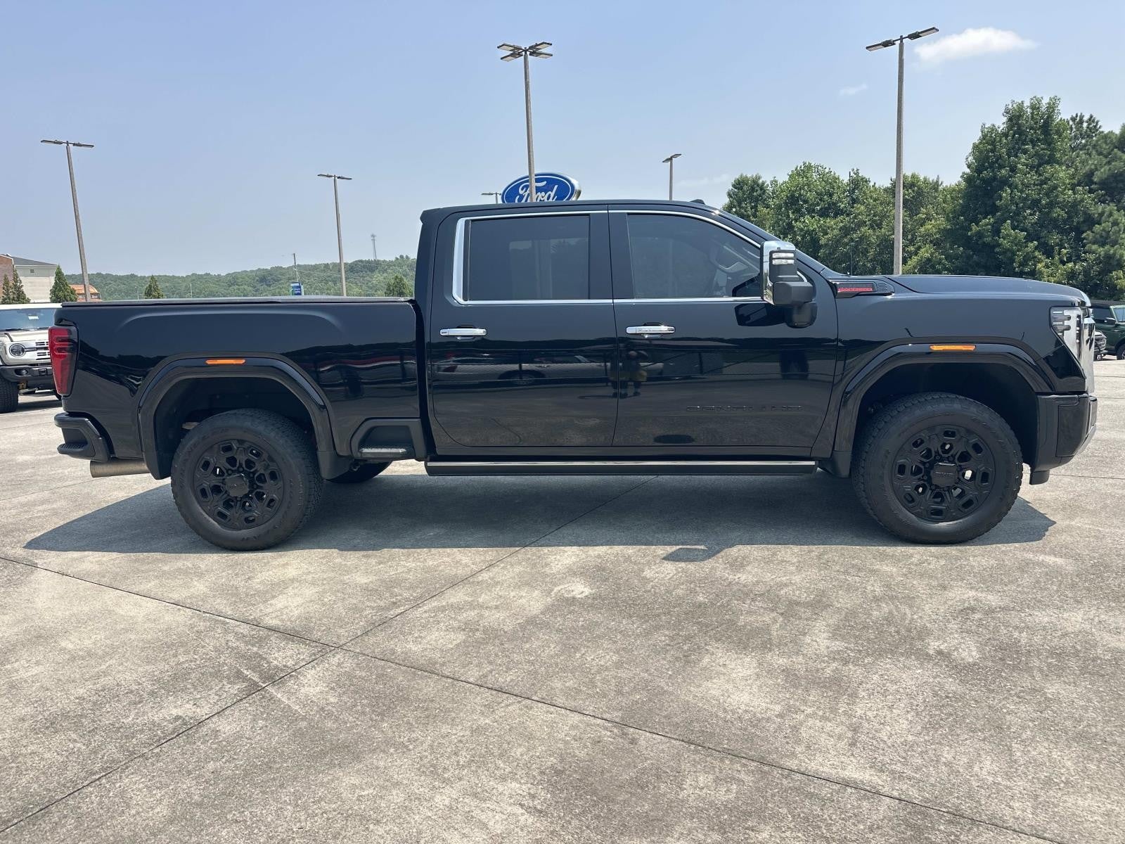 2024 GMC Sierra 2500HD 4WD CREW CAB 159 DENALI