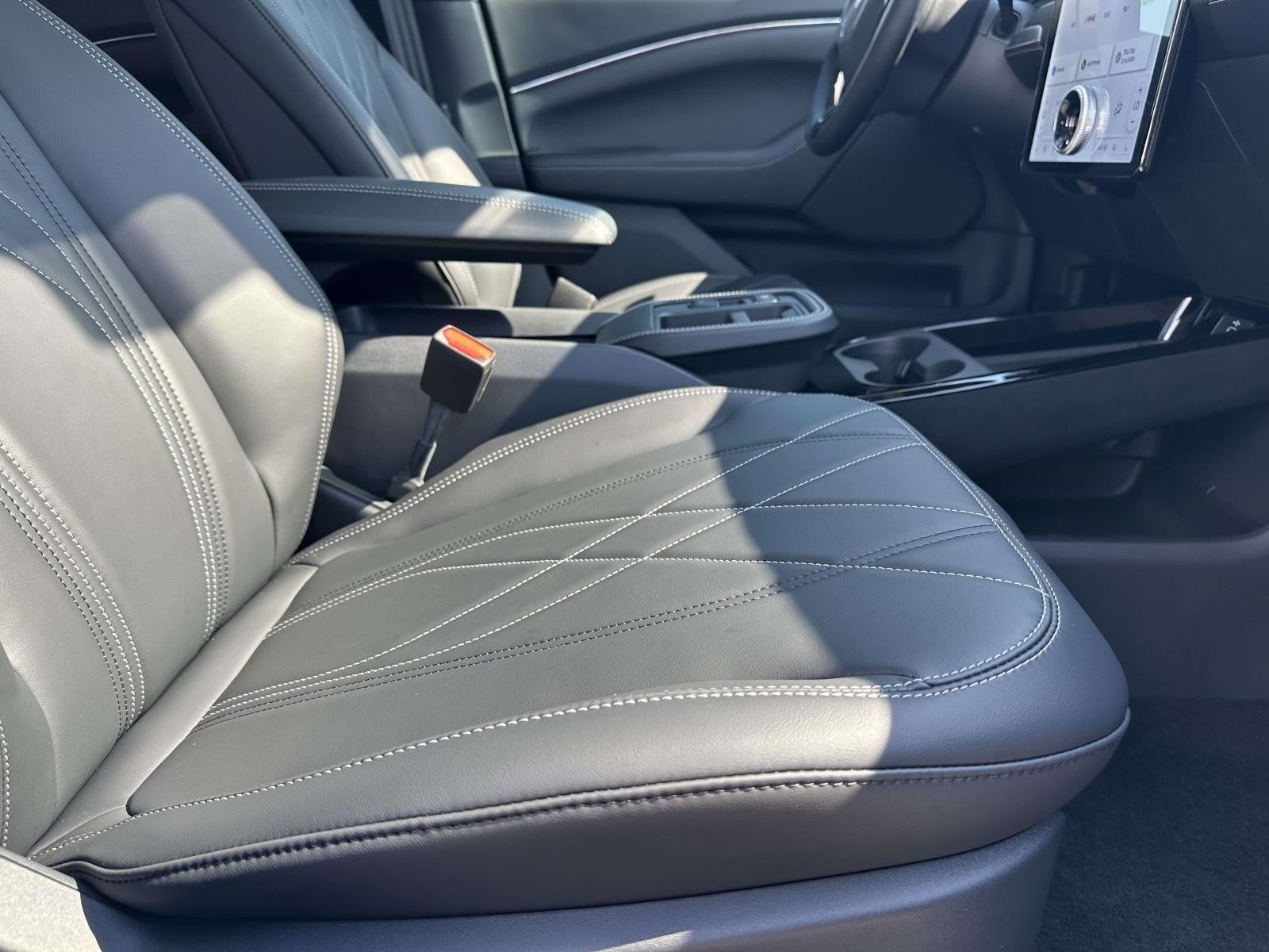 2025 Ford Mustang Mach-E SELECT RWD