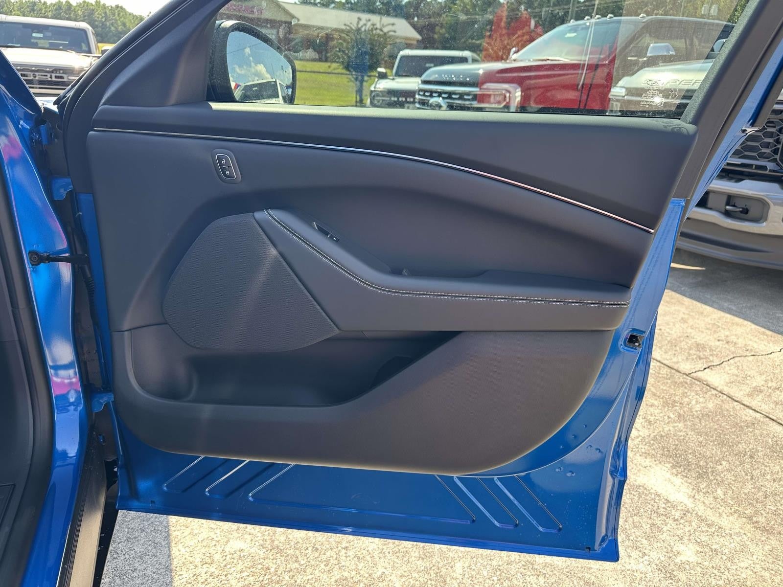 2025 Ford Mustang Mach-E SELECT RWD